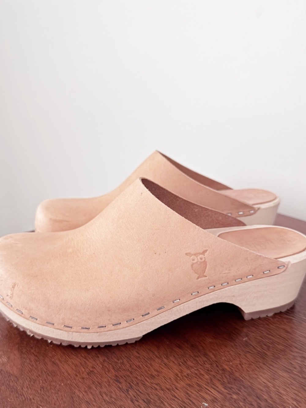 Sandgrens - Traditional Leather Slip-On Wood Clog Mule in Natural Tan - 37
